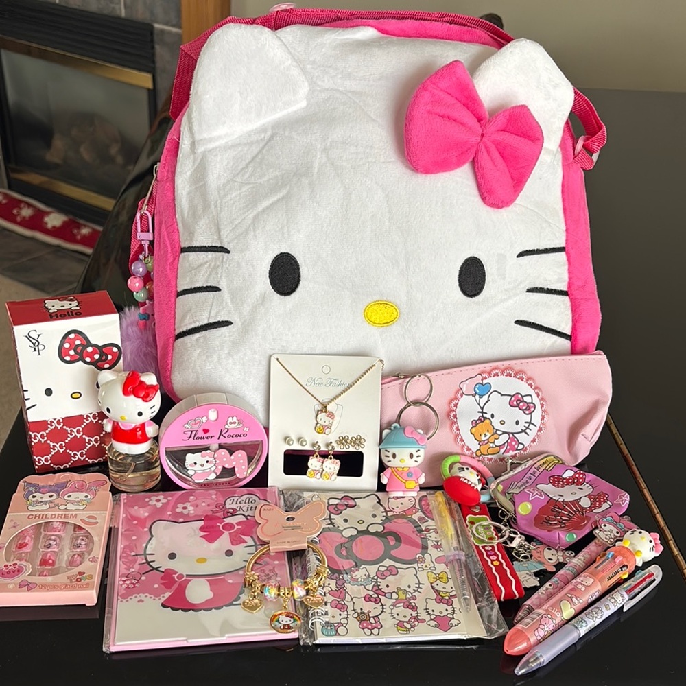 💘 Hello Kitty Pink and White Kids Messenger bag and accessories bundle 💘